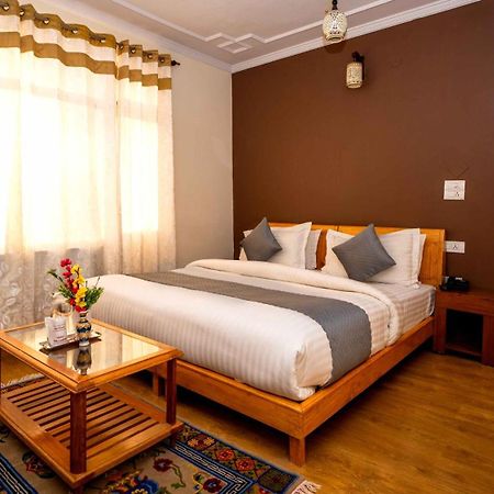 Hotel Om Ladakh Лех Екстер'єр фото