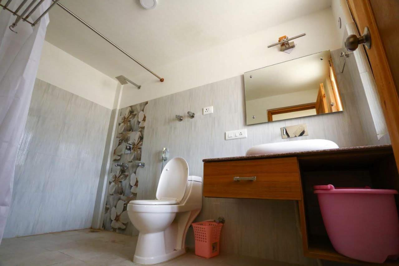 Hotel Om Ladakh Лех Екстер'єр фото