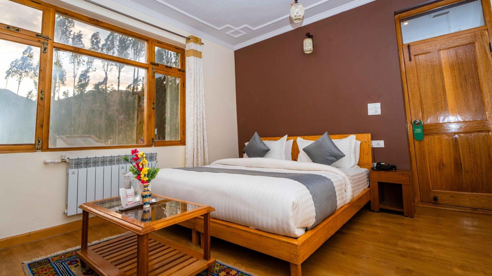 Hotel Om Ladakh Лех Екстер'єр фото