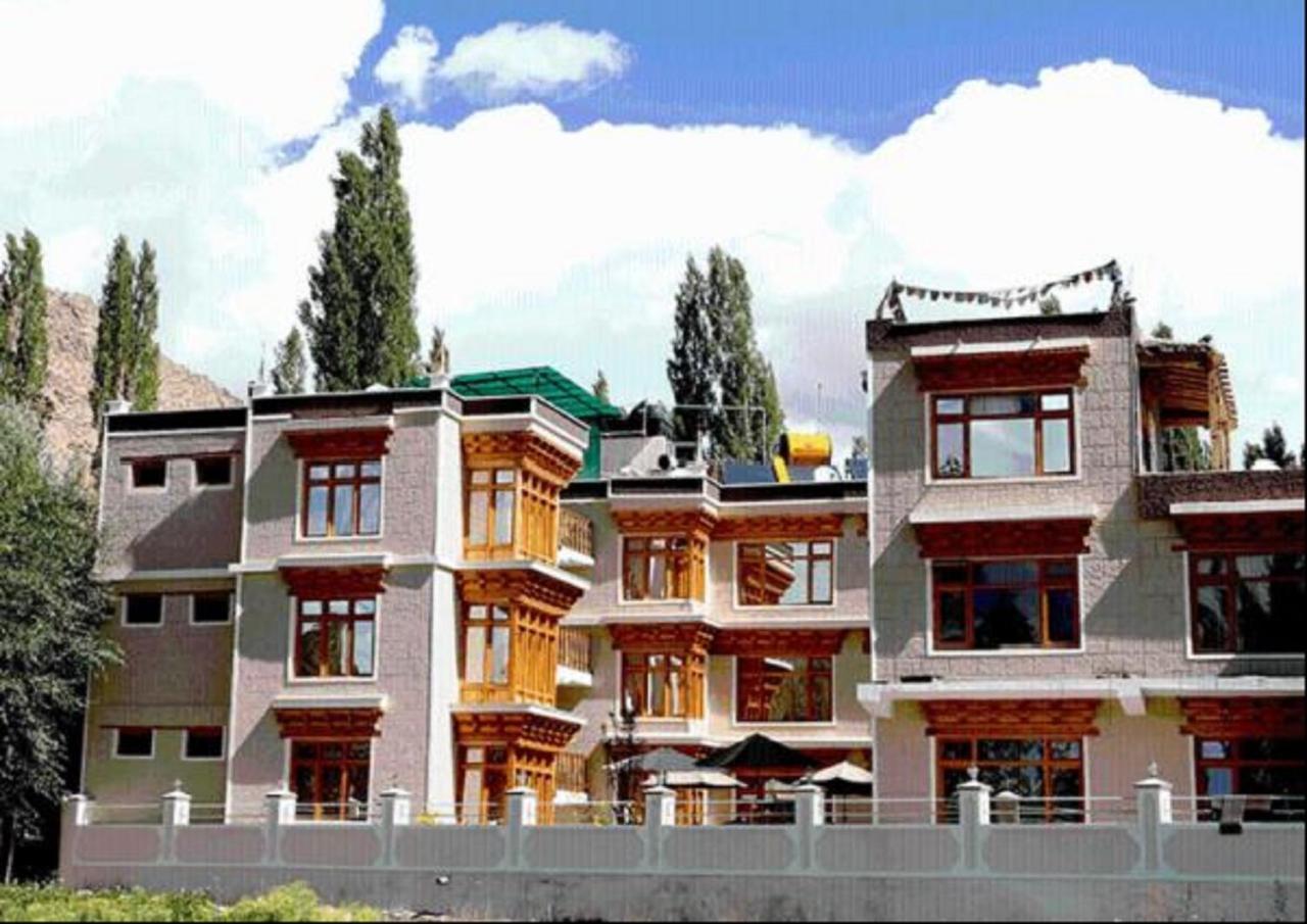 Hotel Om Ladakh Лех Екстер'єр фото